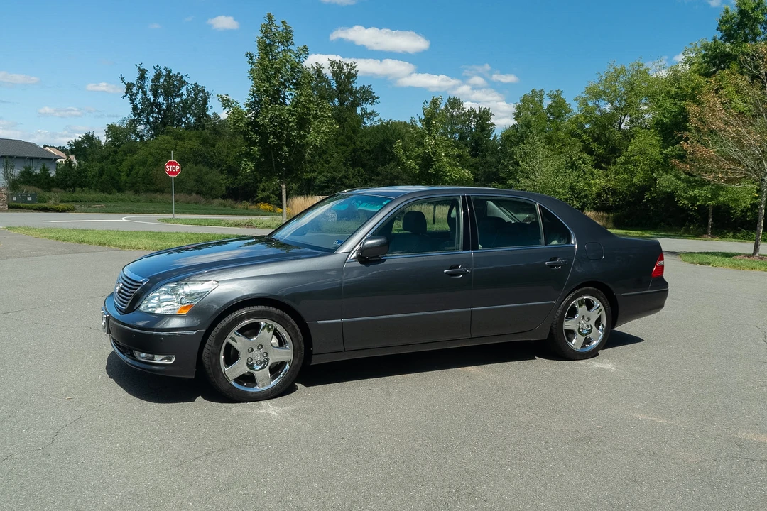 2005 Lexus LS 3rd Gen - Image 5 of 31