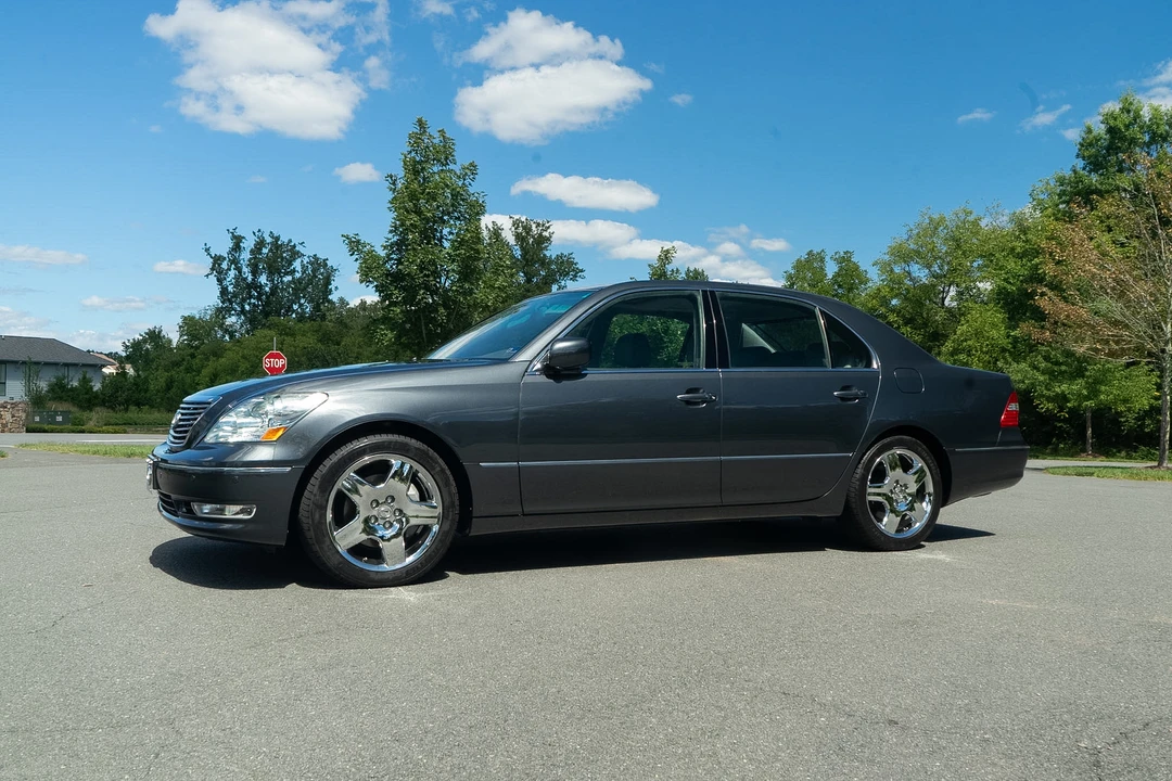 2005 Lexus LS 3rd Gen - Image 4 of 31