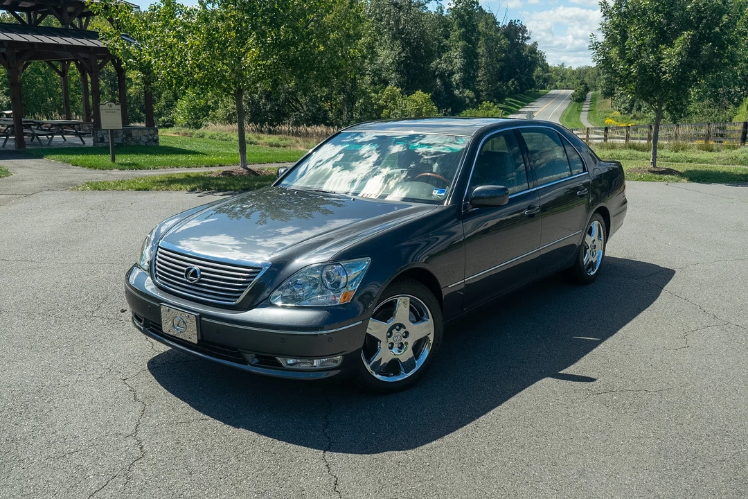 2005 Lexus LS 3rd Gen - Image 22 of 31