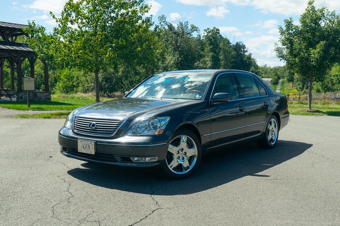 2005 Lexus LS 3rd Gen - Image 18 of 31