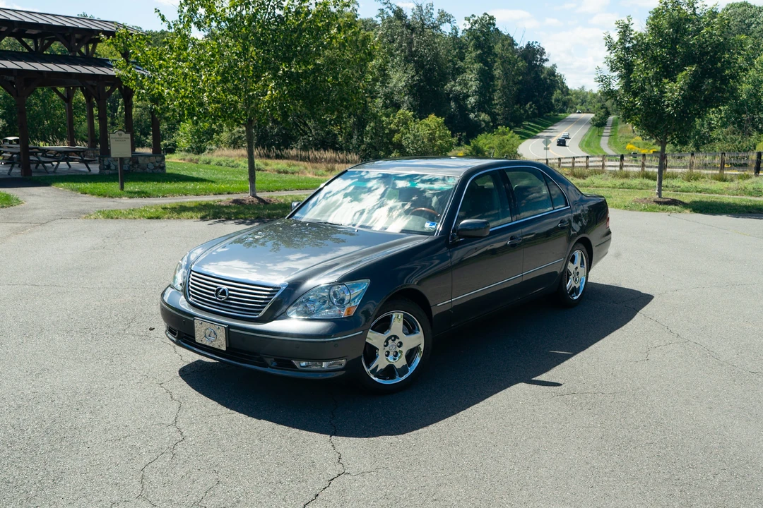 2005 Lexus LS 3rd Gen - Image 11 of 31