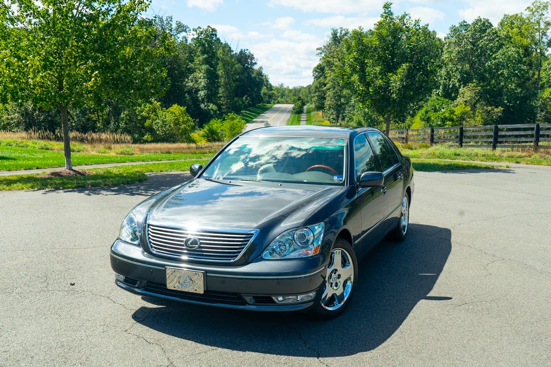 2005 Lexus LS 3rd Gen - Image 23 of 31