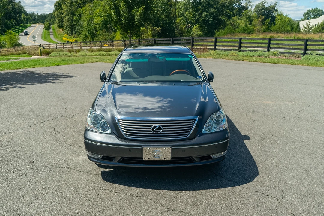 2005 Lexus LS 3rd Gen - Image 28 of 31