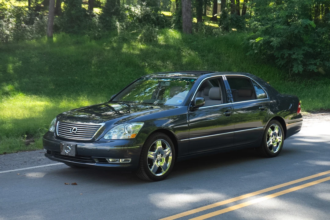 2005 Lexus LS 3rd Gen - Image 7 of 31