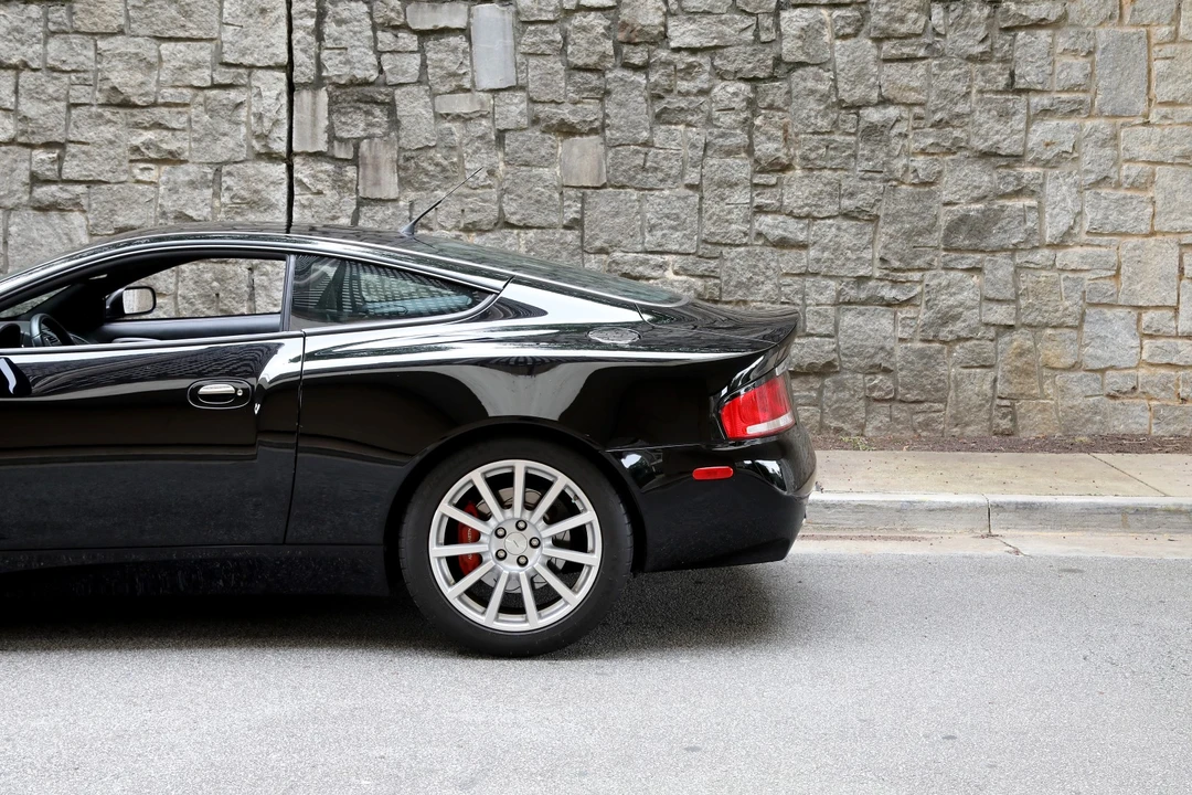 2006 Aston Martin Vanquish 1st Gen - Image 11 of 31
