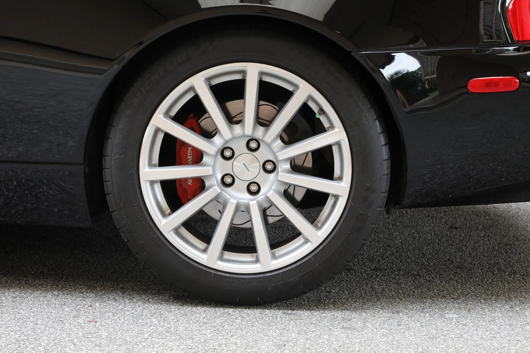 2006 Aston Martin Vanquish 1st Gen - Image 23 of 31