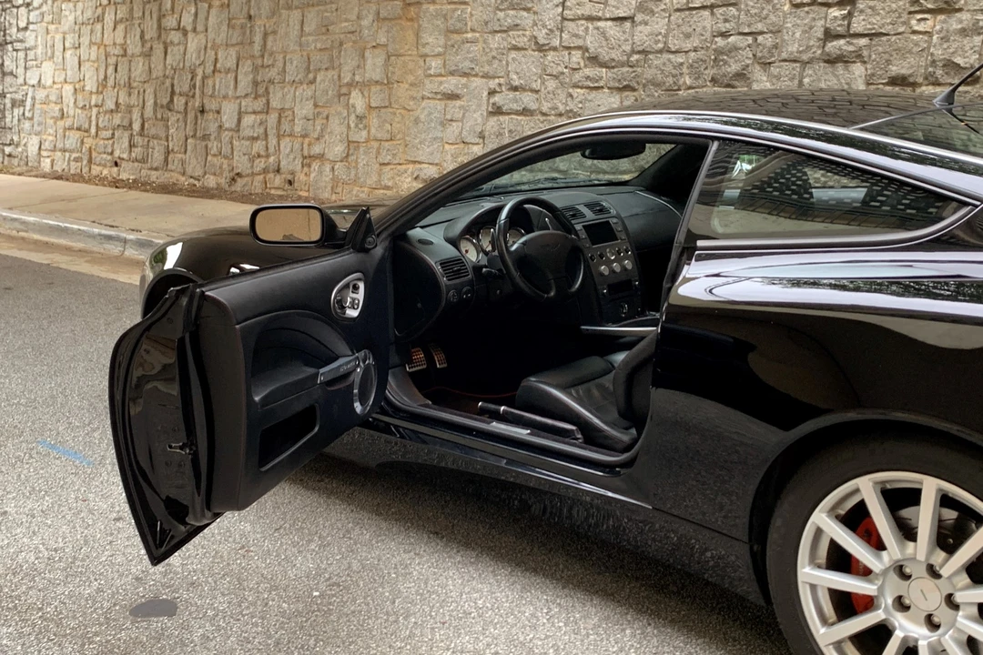 2006 Aston Martin Vanquish 1st Gen - Image 24 of 31