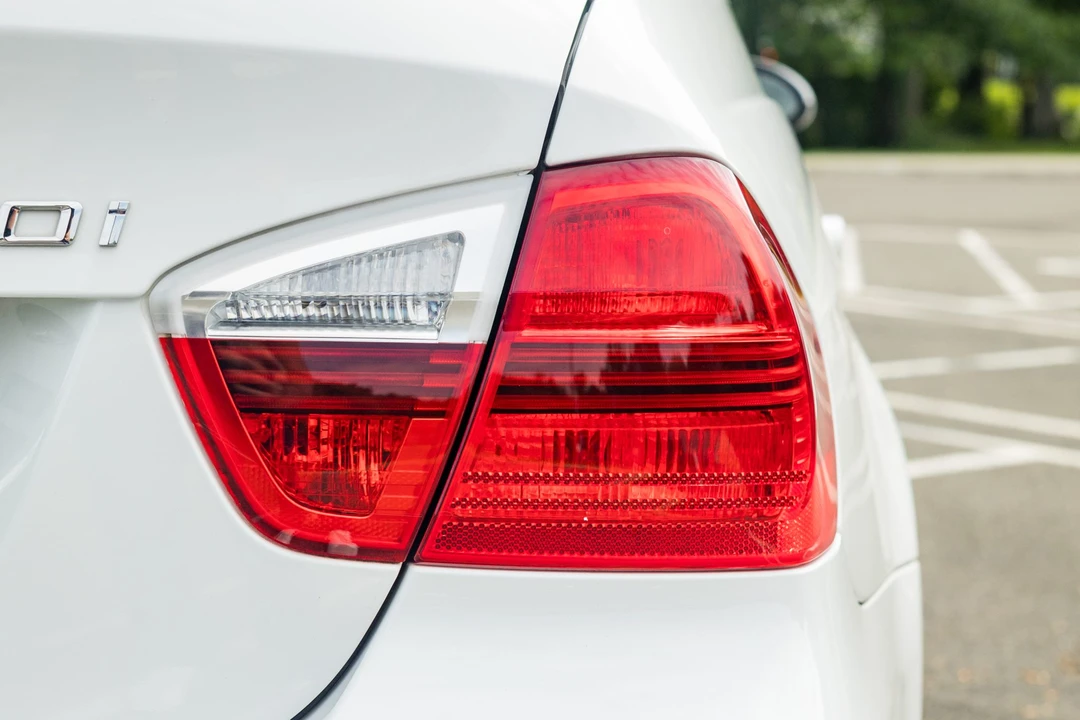 2006 BMW E90 3 Series Sedan - Image 23 of 31