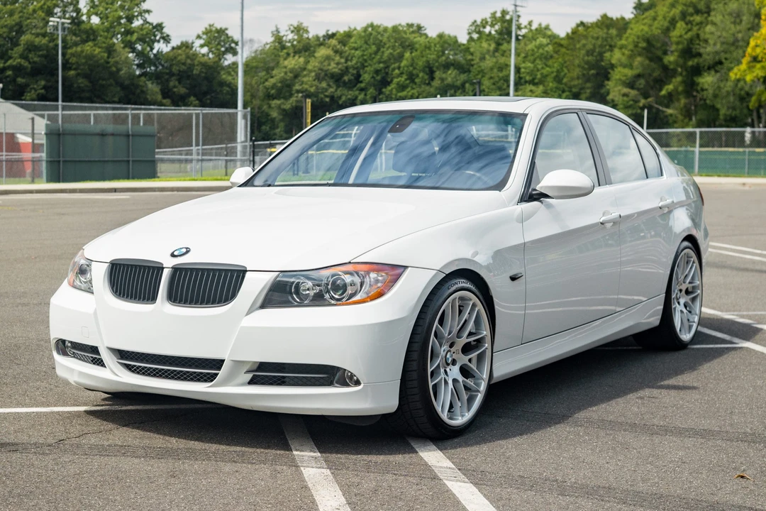 2006 BMW E90 3 Series Sedan - Image 2 of 31