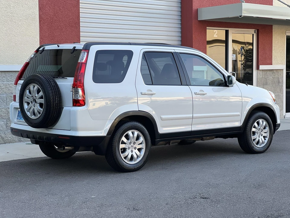 2006 Honda CR-V 2nd Gen - Image 17 of 31