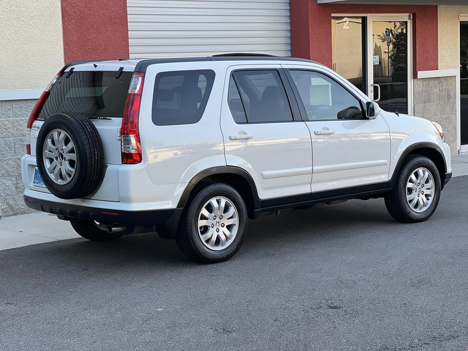 2006 Honda CR-V 2nd Gen - Image 18 of 31