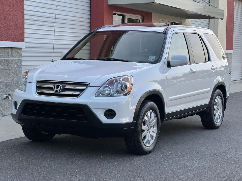 2006 Honda CR-V 2nd Gen - Image 4 of 31