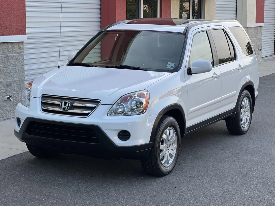2006 Honda CR-V 2nd Gen - Image 5 of 31