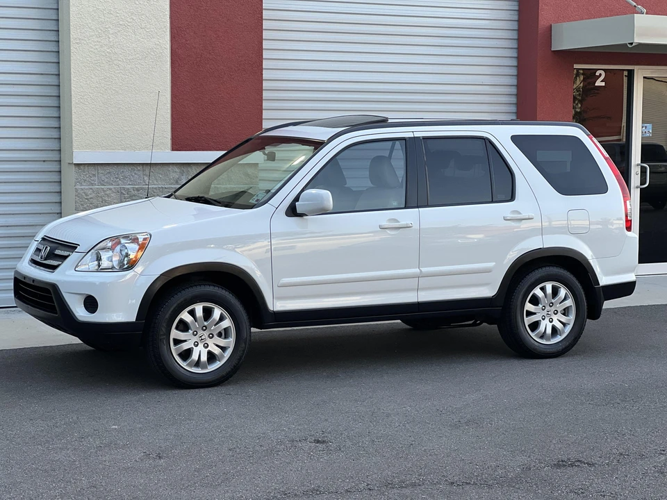 2006 Honda CR-V 2nd Gen - Image 6 of 31