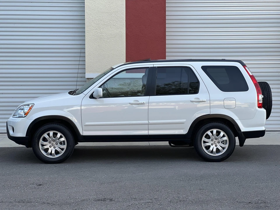 2006 Honda CR-V 2nd Gen - Image 8 of 31