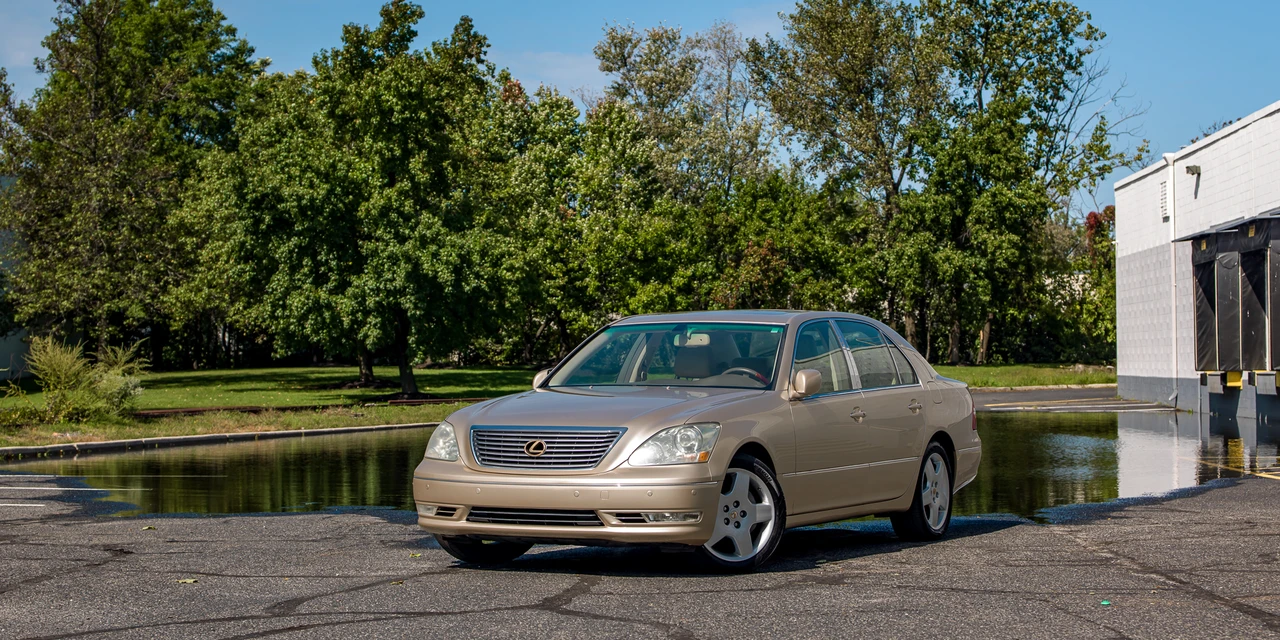2006 Lexus LS 3rd Gen - Image 3 of 31