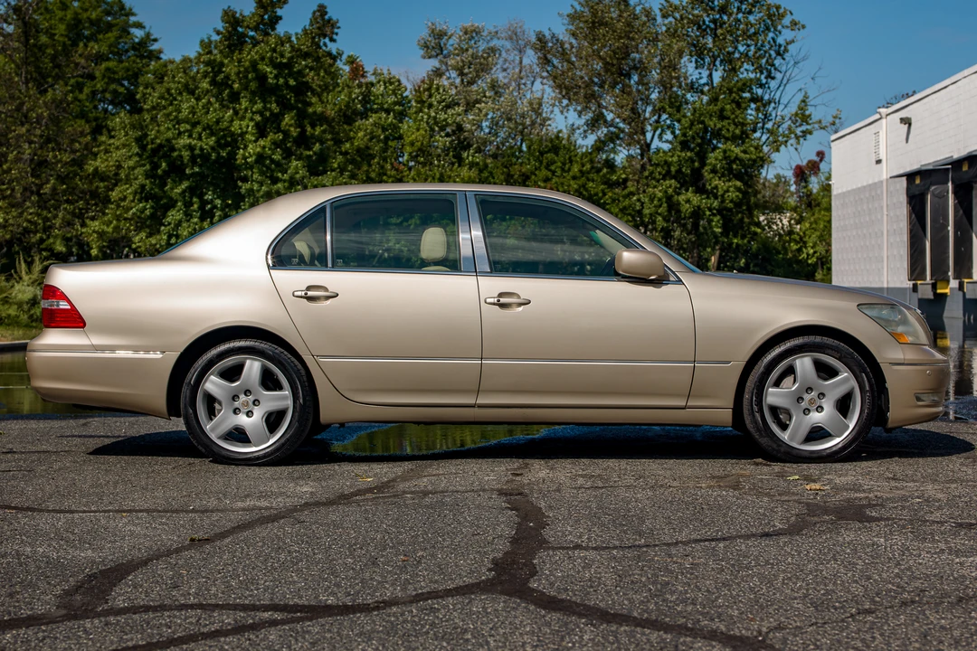2006 Lexus LS 3rd Gen - Image 20 of 31
