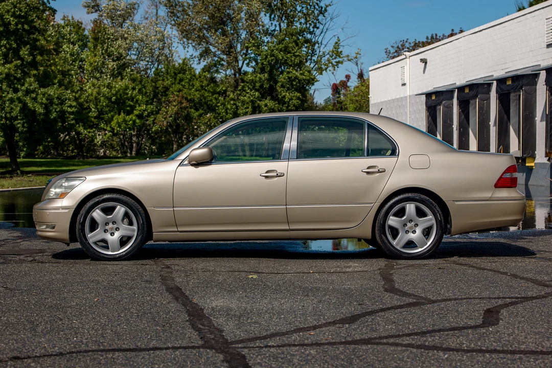 2006 Lexus LS 3rd Gen - Image 7 of 31