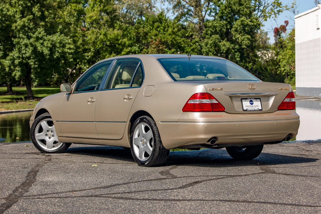 2006 Lexus LS 3rd Gen - Image 11 of 31
