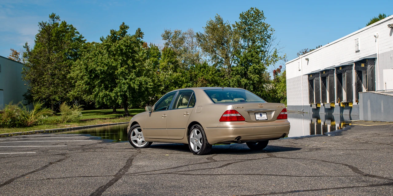2006 Lexus LS 3rd Gen - Image 8 of 31