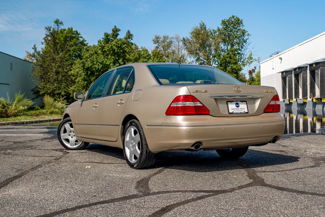 2006 Lexus LS 3rd Gen - Image 10 of 31