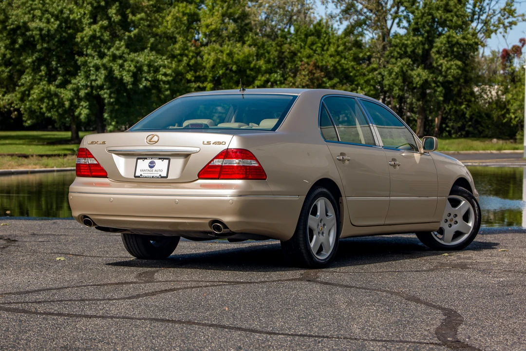 2006 Lexus LS 3rd Gen - Image 19 of 31