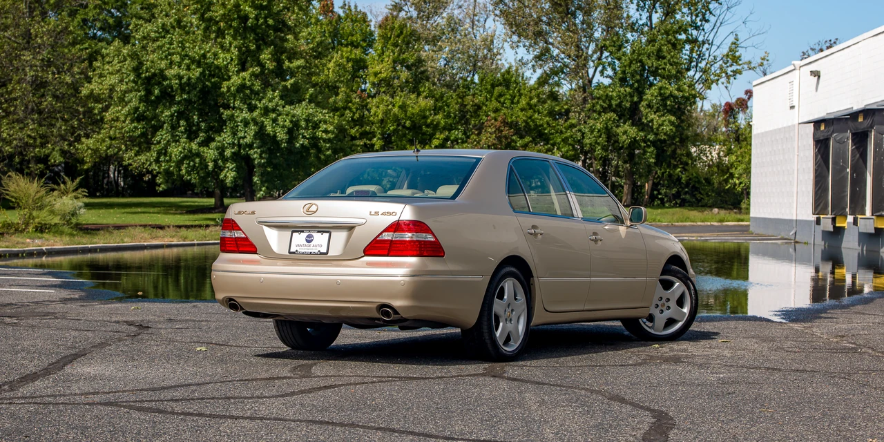 2006 Lexus LS 3rd Gen - Image 18 of 31