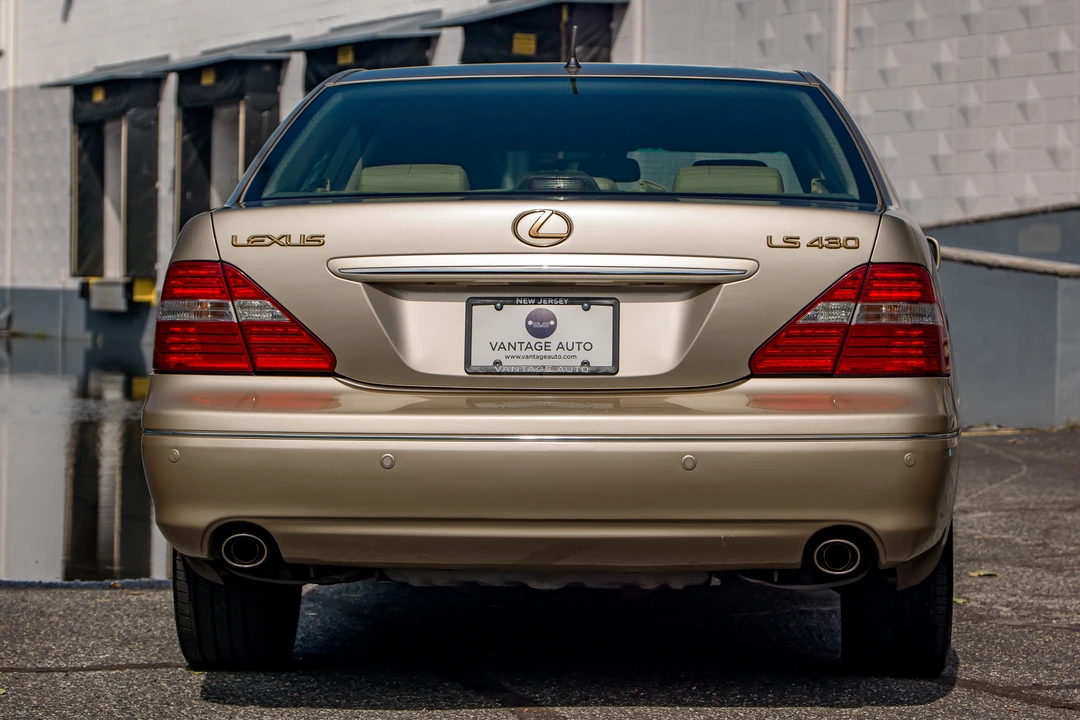 2006 Lexus LS 3rd Gen - Image 13 of 31