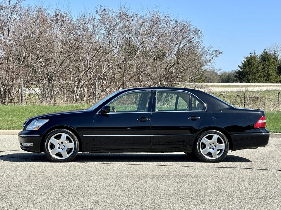 2006 Lexus LS 3rd Gen - Image 9 of 31