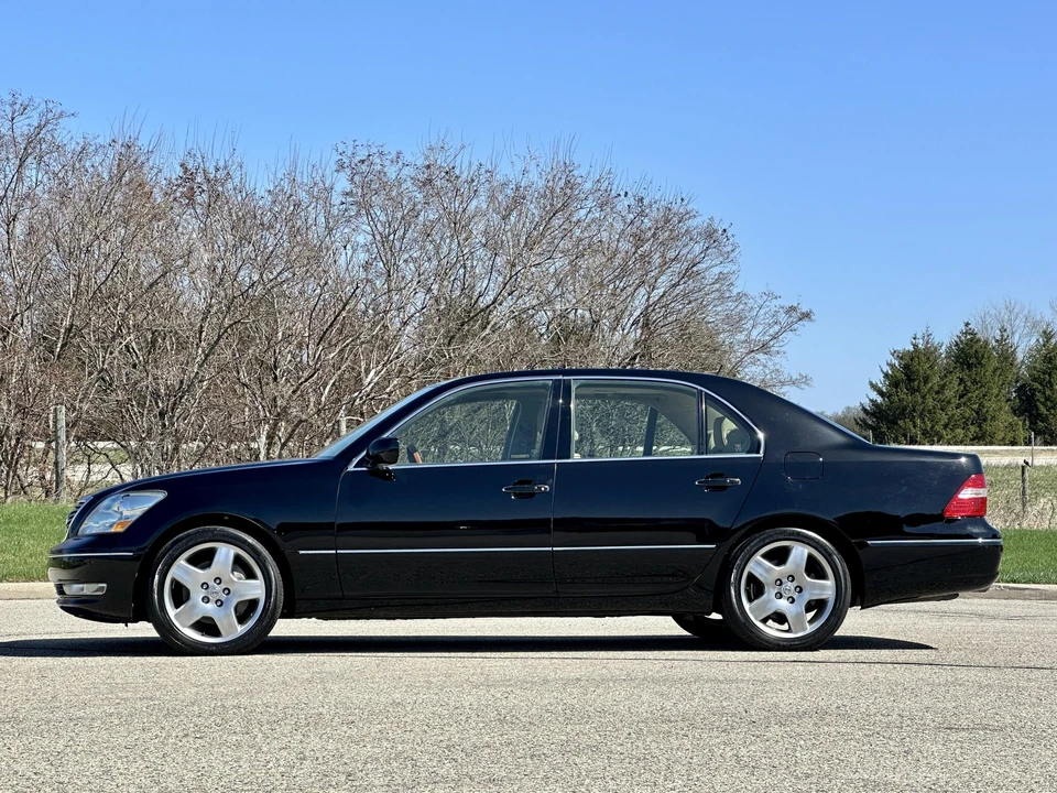 2006 Lexus LS 3rd Gen - Image 10 of 31