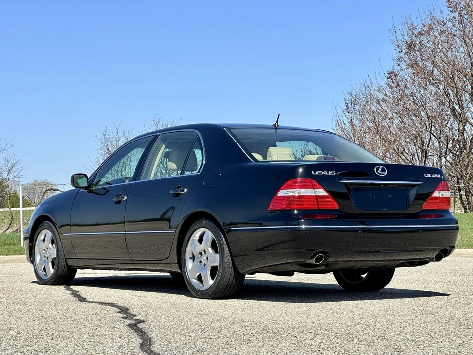2006 Lexus LS 3rd Gen - Image 12 of 31