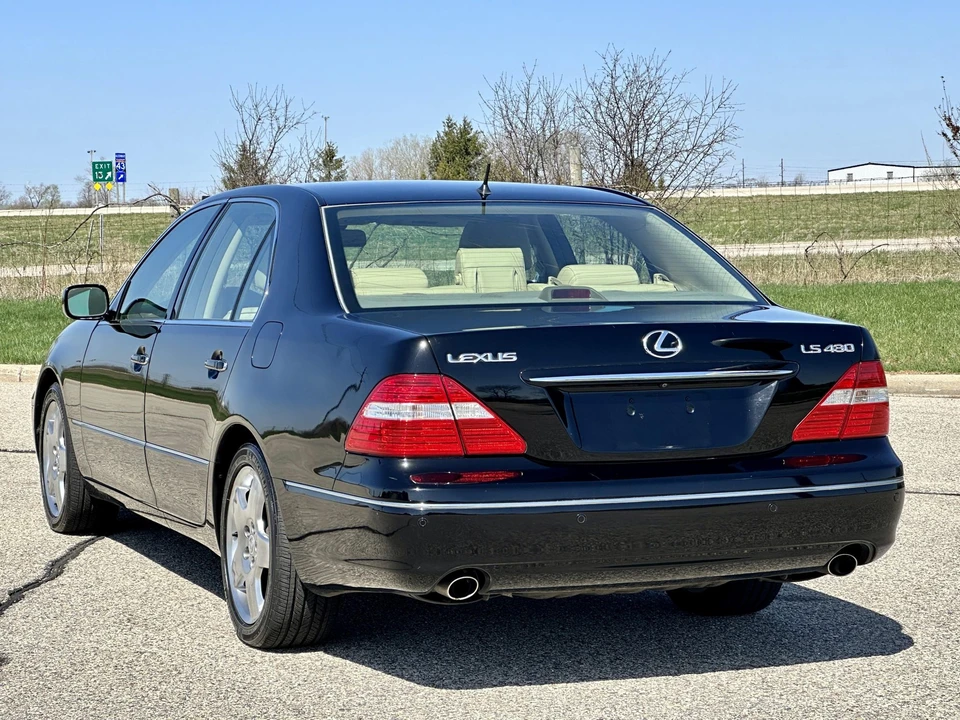 2006 Lexus LS 3rd Gen - Image 13 of 31