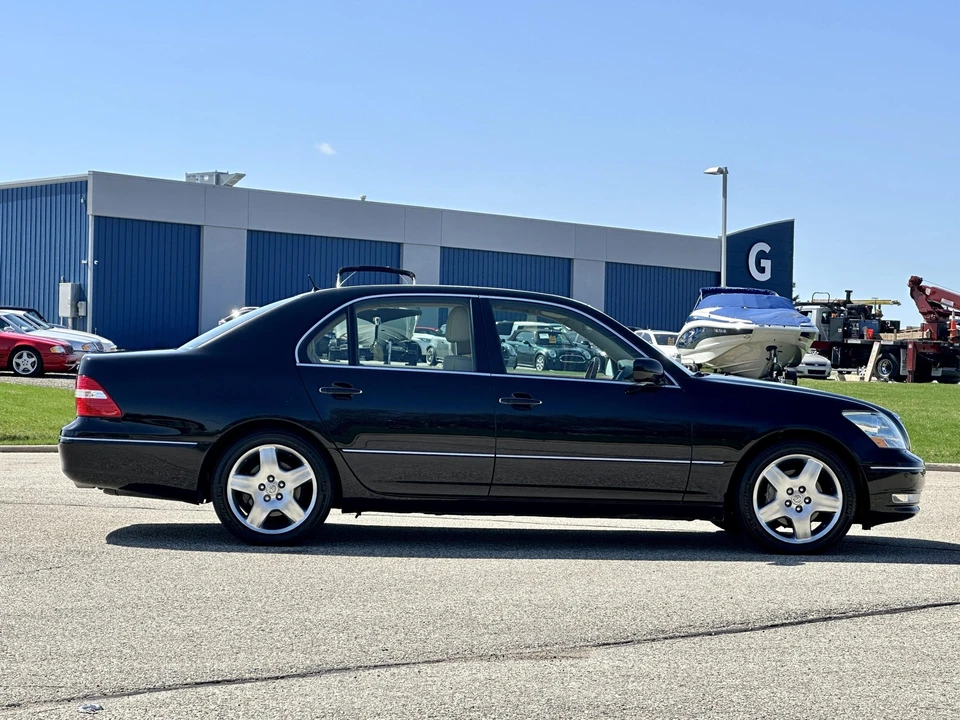 2006 Lexus LS 3rd Gen - Image 16 of 31