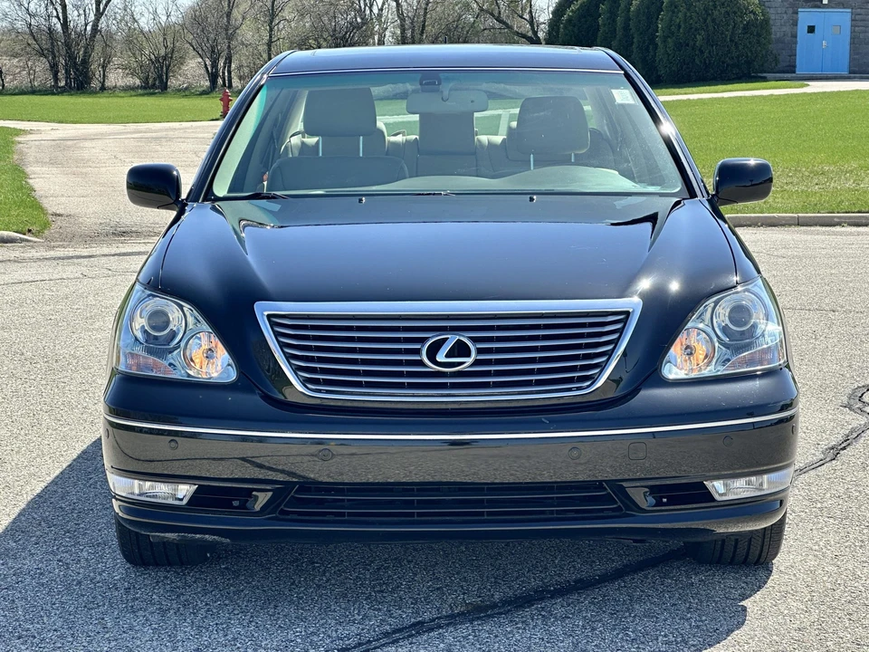 2006 Lexus LS 3rd Gen - Image 18 of 31