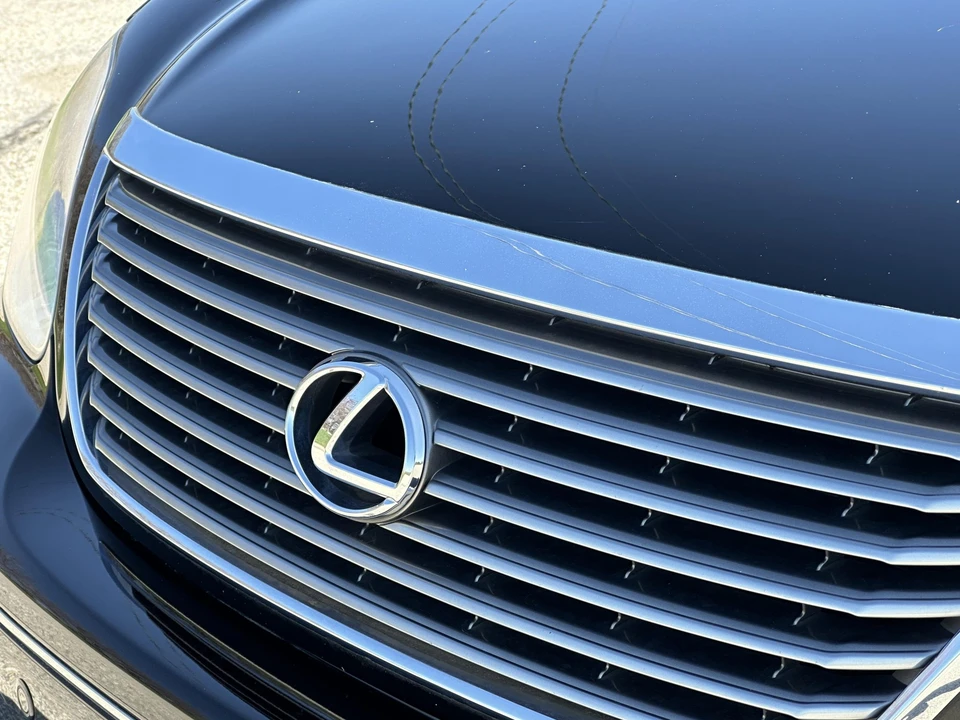 2006 Lexus LS 3rd Gen - Image 19 of 31