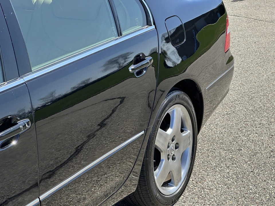 2006 Lexus LS 3rd Gen - Image 22 of 31
