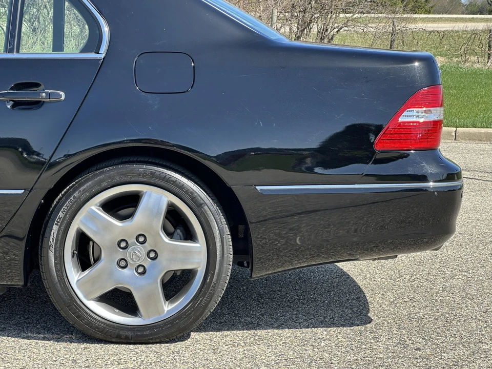 2006 Lexus LS 3rd Gen - Image 24 of 31