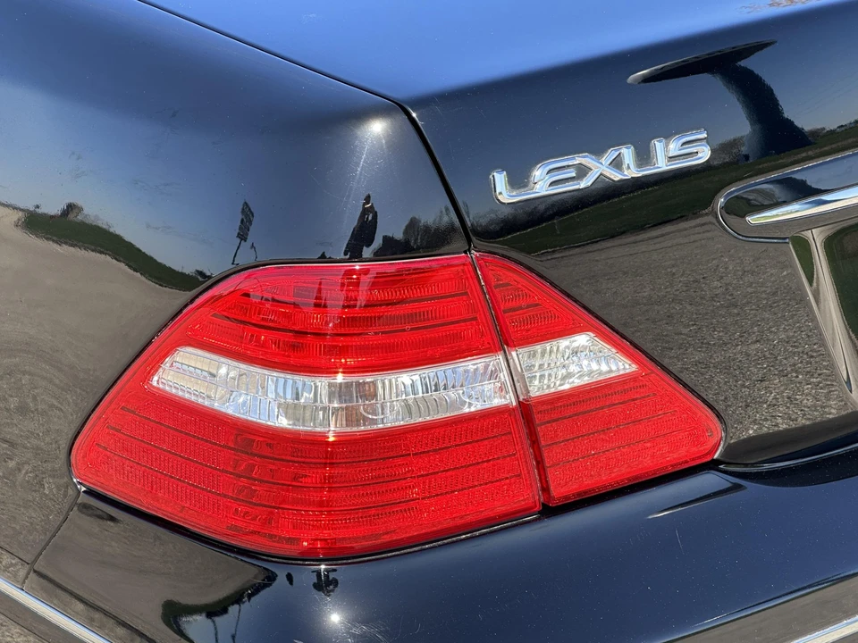2006 Lexus LS 3rd Gen - Image 25 of 31
