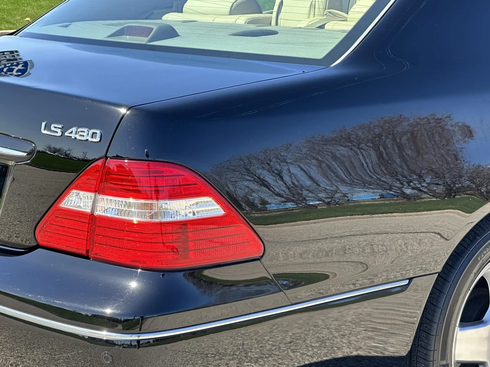 2006 Lexus LS 3rd Gen - Image 28 of 31