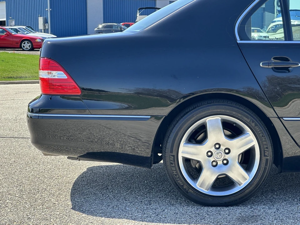 2006 Lexus LS 3rd Gen - Image 29 of 31