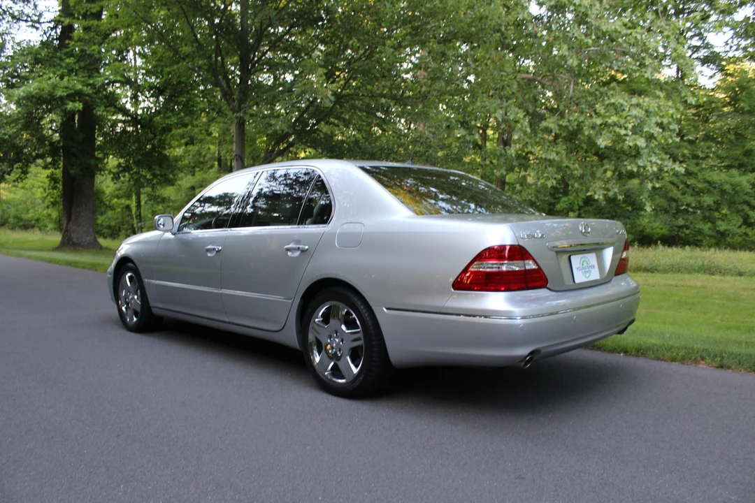 2006 Lexus LS 3rd Gen - Image 5 of 31