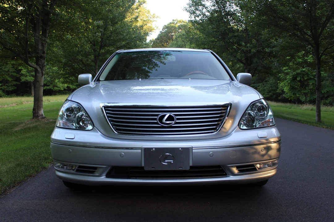 2006 Lexus LS 3rd Gen - Image 12 of 31