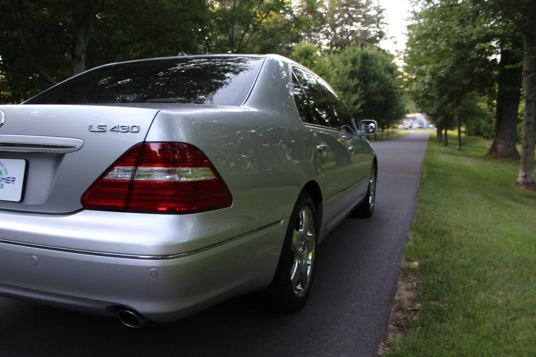 2006 Lexus LS 3rd Gen - Image 19 of 31