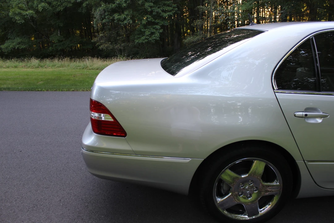 2006 Lexus LS 3rd Gen - Image 20 of 31