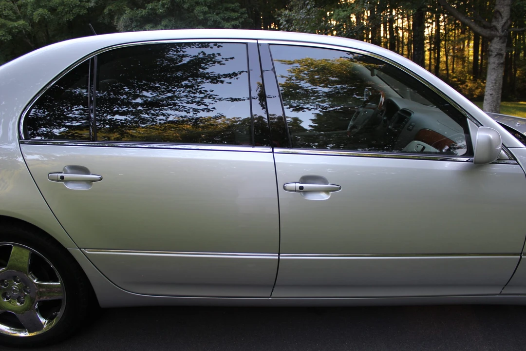 2006 Lexus LS 3rd Gen - Image 22 of 31