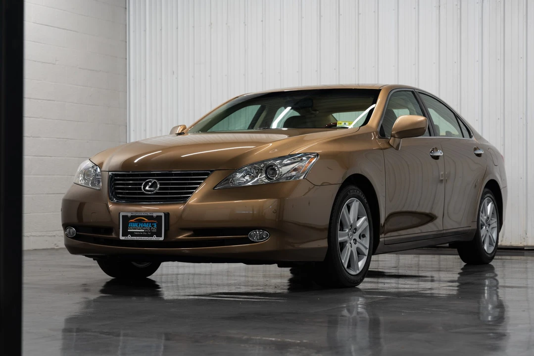 2007 Lexus ES 5th Gen - Image 2 of 31