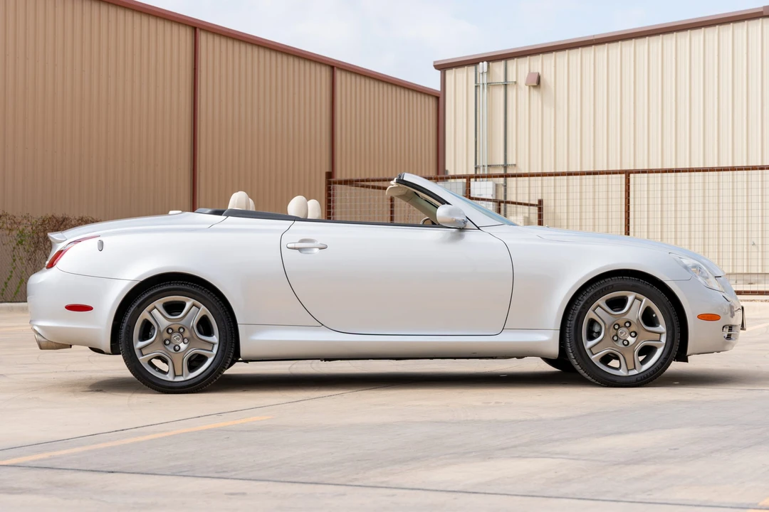2007 Lexus SC430 - Image 4 of 31