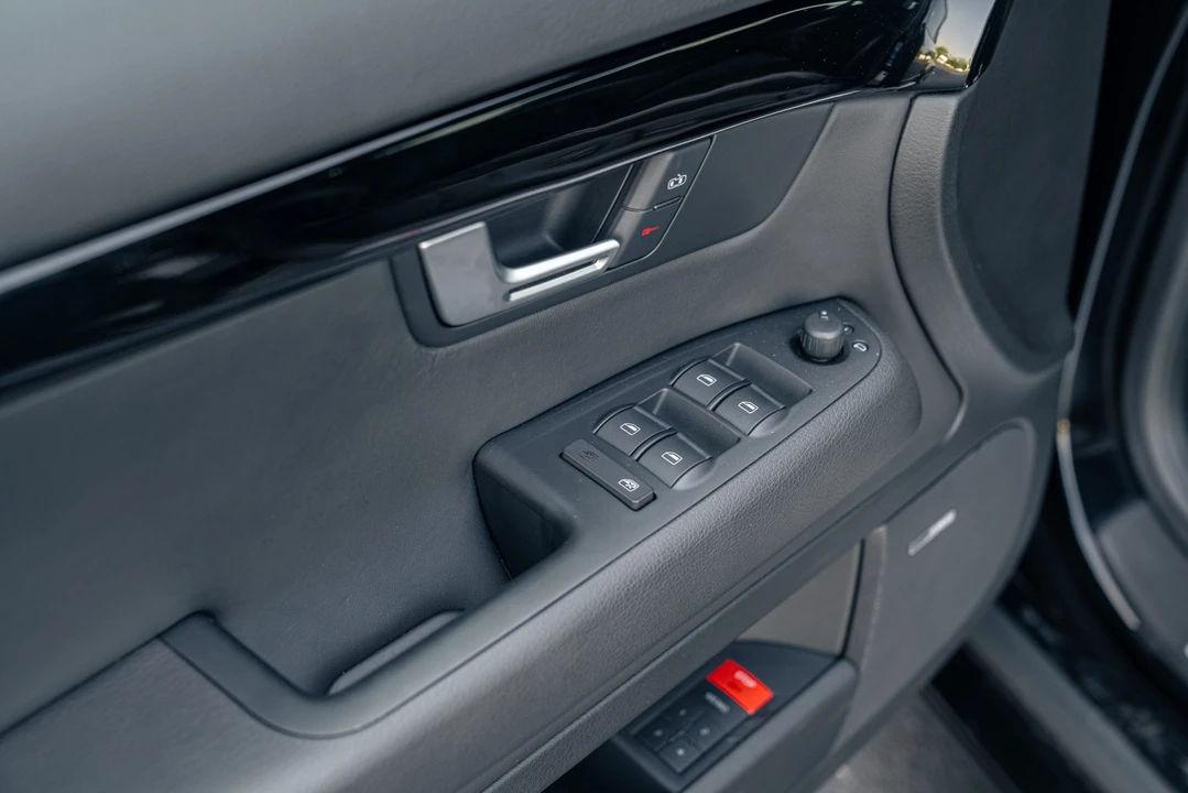 2008 Audi B7 RS4 - Image 30 of 31