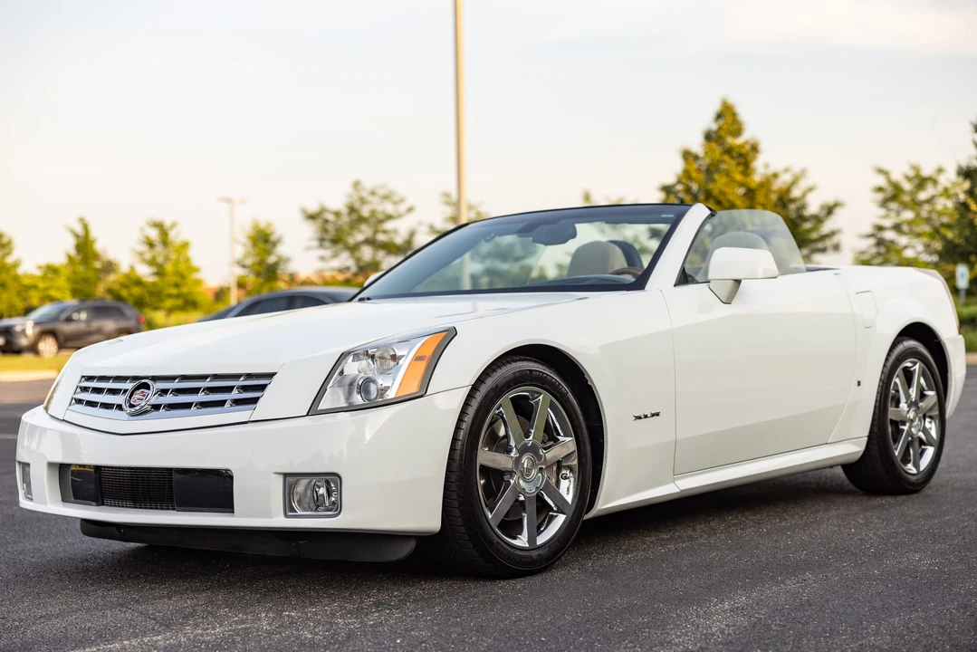 2008 Cadillac XLR - Image 5 of 31