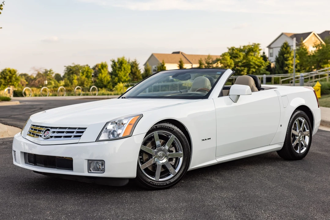 2008 Cadillac XLR - Image 4 of 31